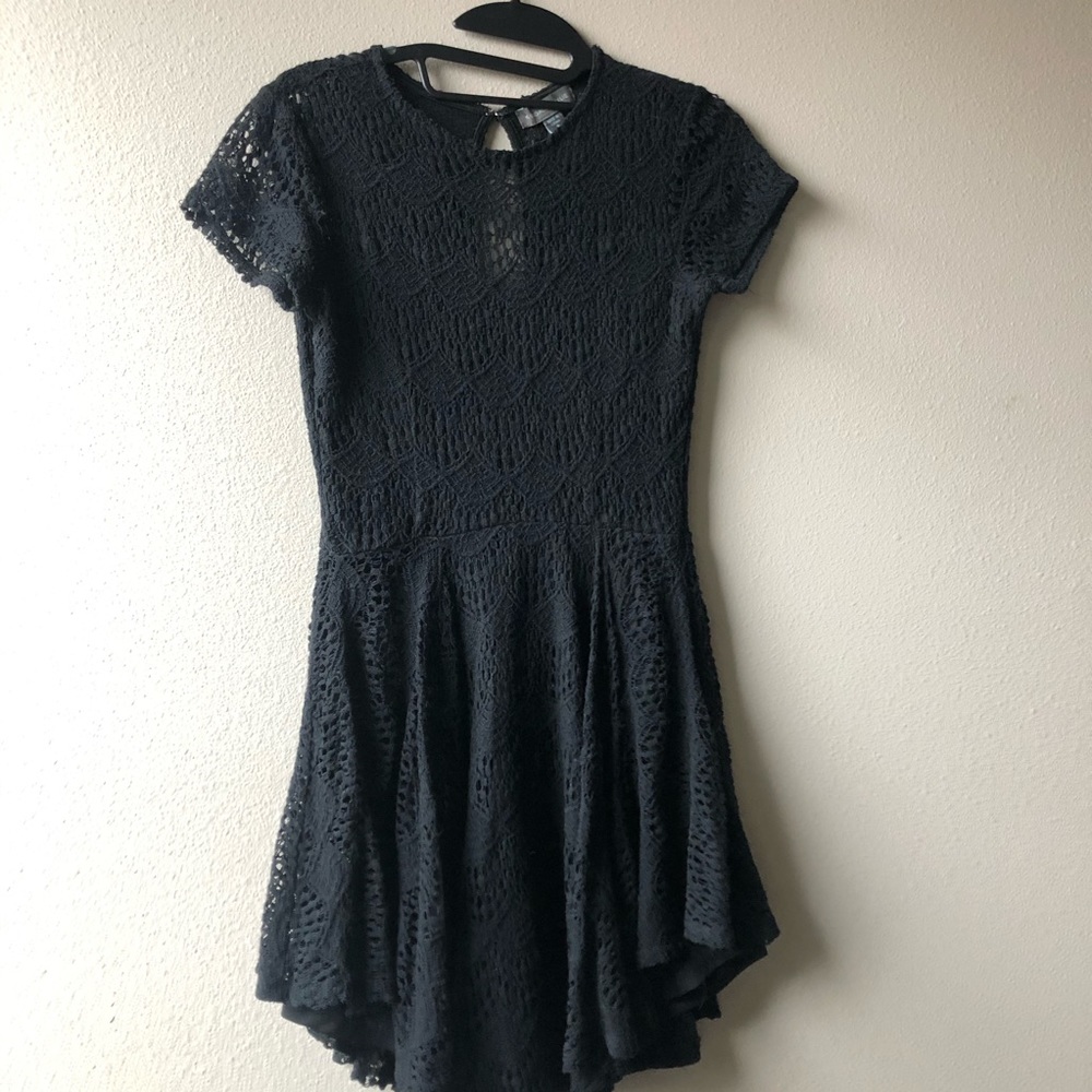 Kendall & Kylie Black Lace Cap Sleeve Flare Dress - Picture 3 of 6